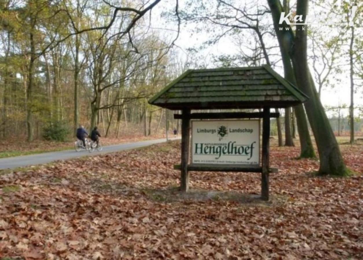 Hengelhoef Den 5 Volledig Gelijkvloers Vakantiehuisje Voor 4 P 2 Terrassen En Verwarmd Openlucht Zwembad Aan de Wolfsberg Exterior photo