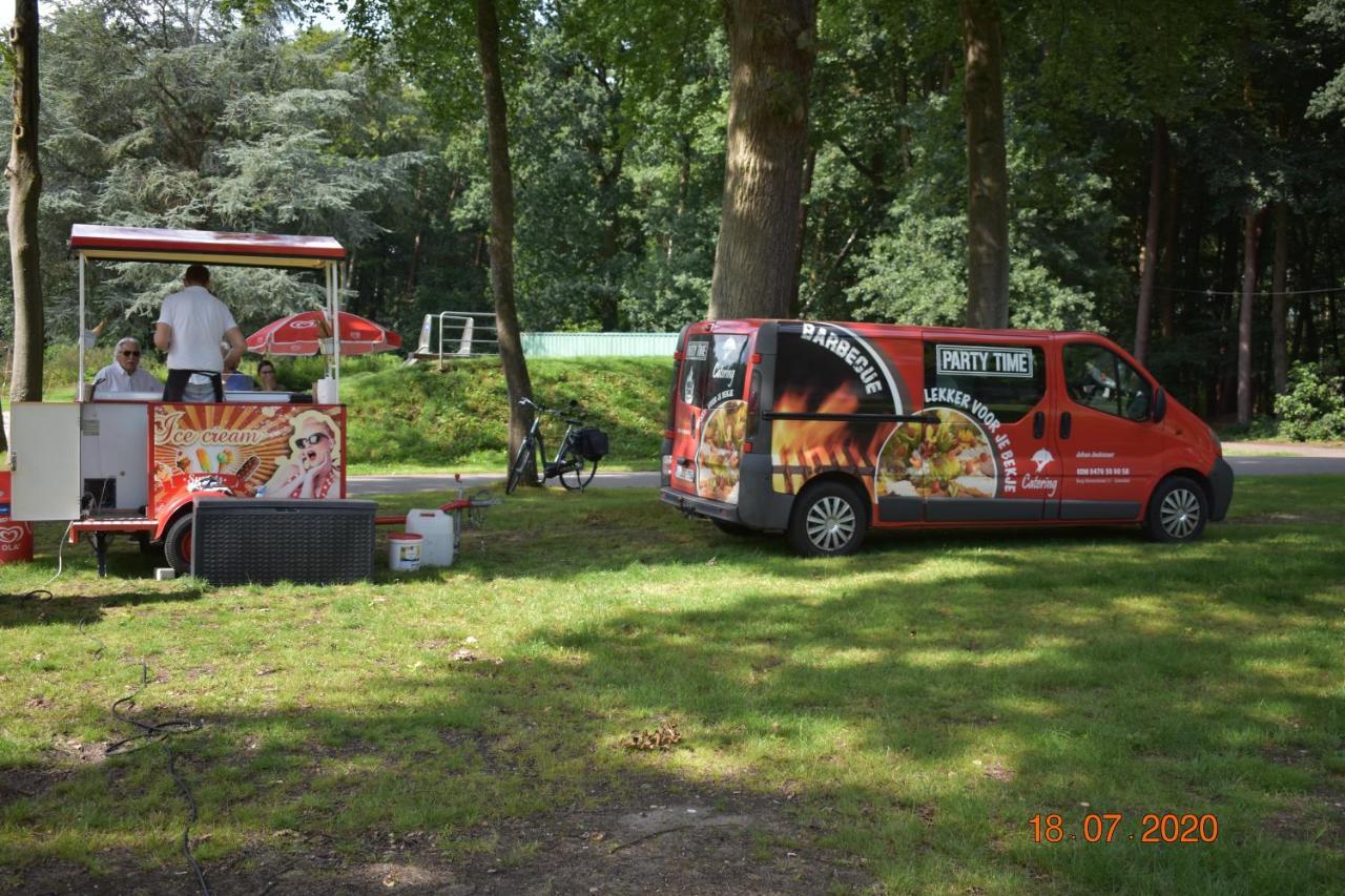 Hengelhoef Den 5 Volledig Gelijkvloers Vakantiehuisje Voor 4 P 2 Terrassen En Verwarmd Openlucht Zwembad Aan de Wolfsberg Exterior photo